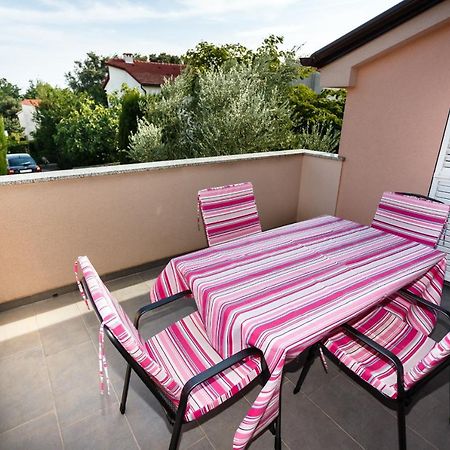 Premium Apartment Near Center And Beach With Parking Крк Экстерьер фото