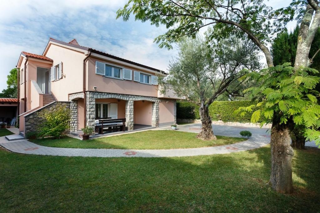 Premium Apartment Near Center And Beach With Parking Крк Экстерьер фото