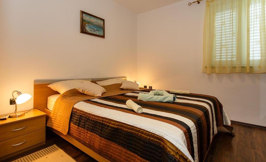 Premium Apartment Near Center And Beach With Parking Крк Экстерьер фото